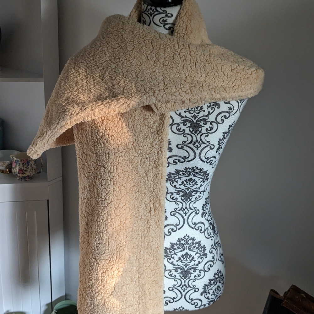 Urban Outfitters NWT scarf